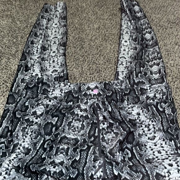 KiraGrace Flirt Moto Python Leggings - S - Picture 3 of 4